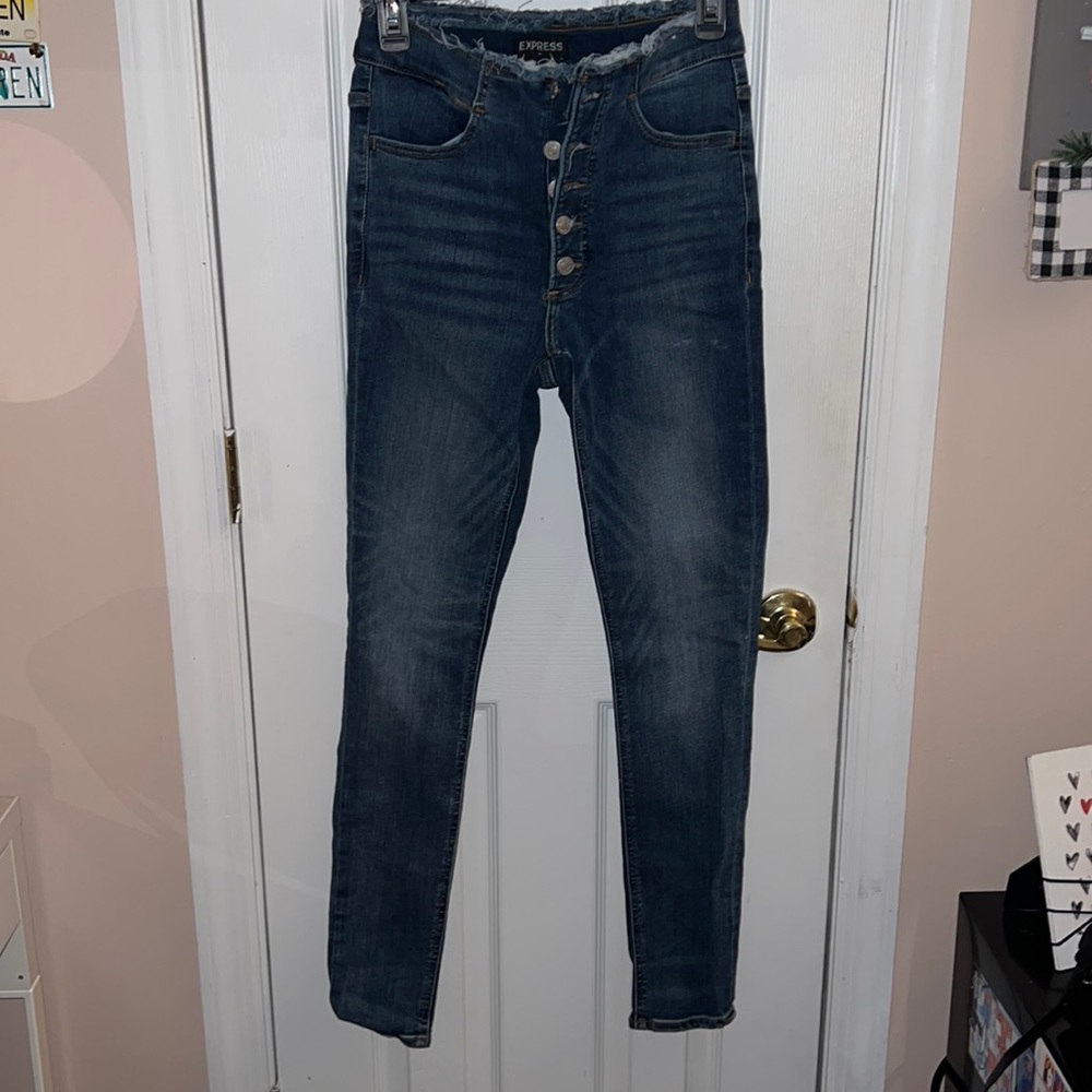 EXPRESS HIGH RISE SKINNY JEANS WITH BUTTONS